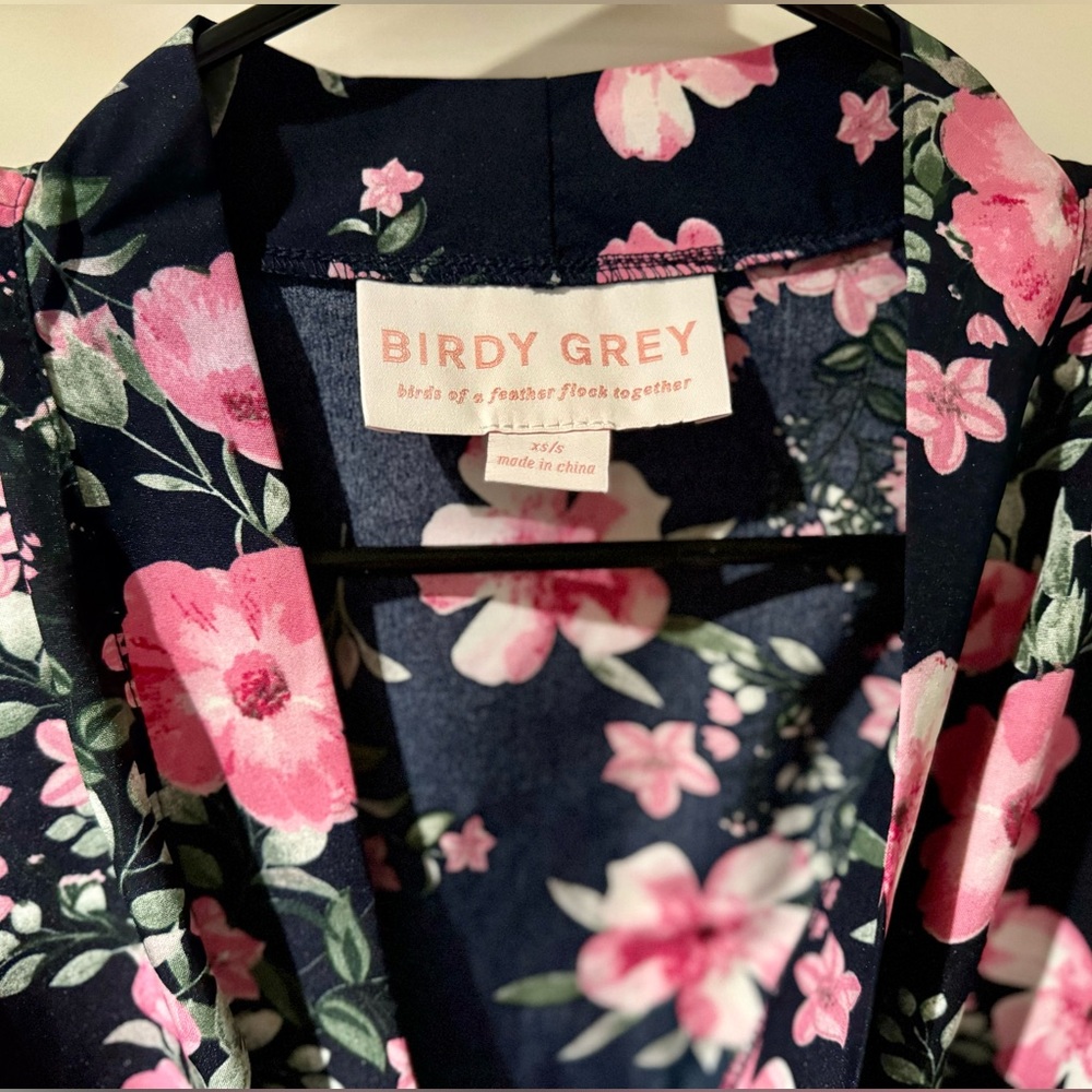 *NWOT* Birdy Grey Floral Robe - Picture 8 of 9